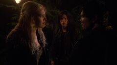 1x04-Murphy-s-Law-bellamy-and-clarke-the-100-37241440-1912-1072