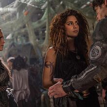 Luna The 100 Wiki Fandom