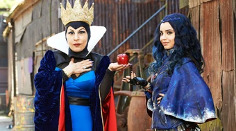 Evie Relationships Descendants Wiki Fandom