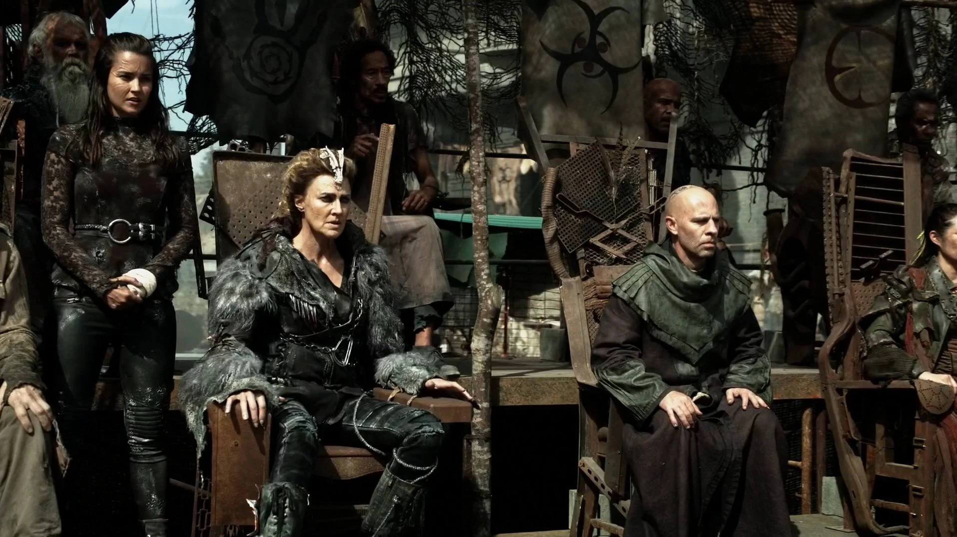Image - The100 S3 Watch The Thrones Nia Titus Ontari.jpg | The 100 Wiki