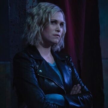 Clarke Griffin The 100 Wiki Fandom