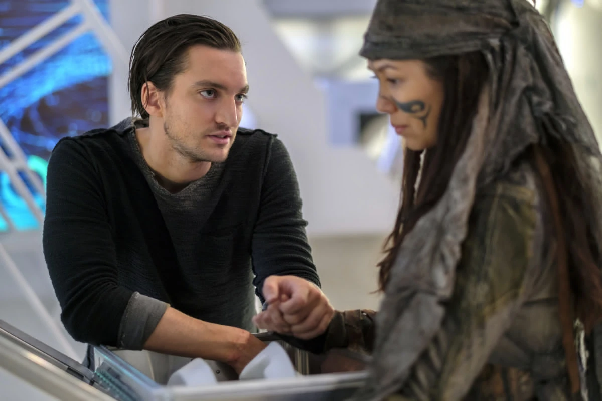 Image - The 100 - DNR pic 3 - Murphy & Emori.jpg | The 100 Wiki