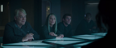 Katniss hablando con Boggs, Gale, Coin y Plutarch