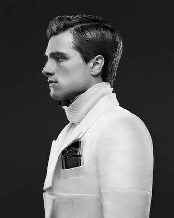 Peeta Mellark The Hunger Games Wiki Fandom