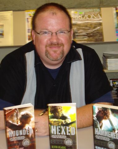 File:Kevin Hearne for Authors @ The Teague.jpeg