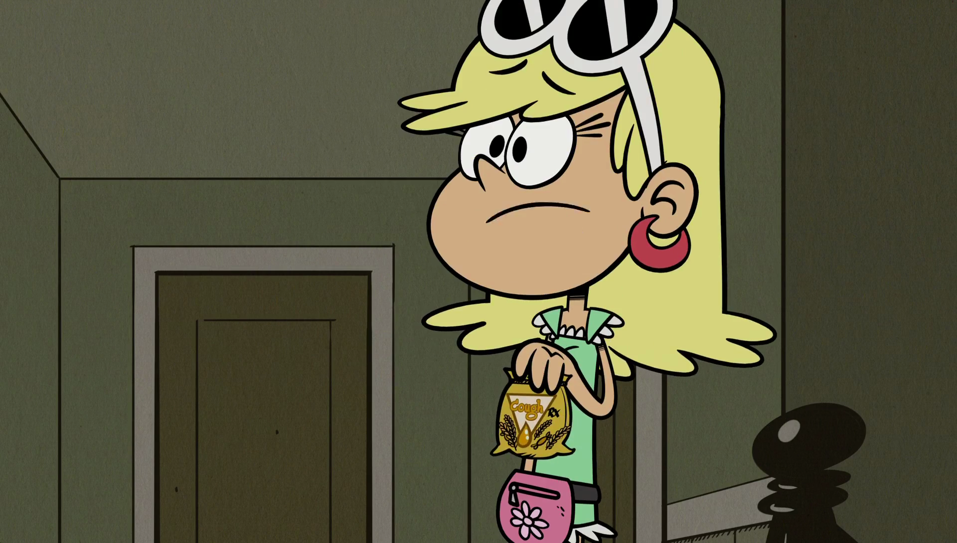 Image S1E25B Leni offers coughdrops png The Loud House.