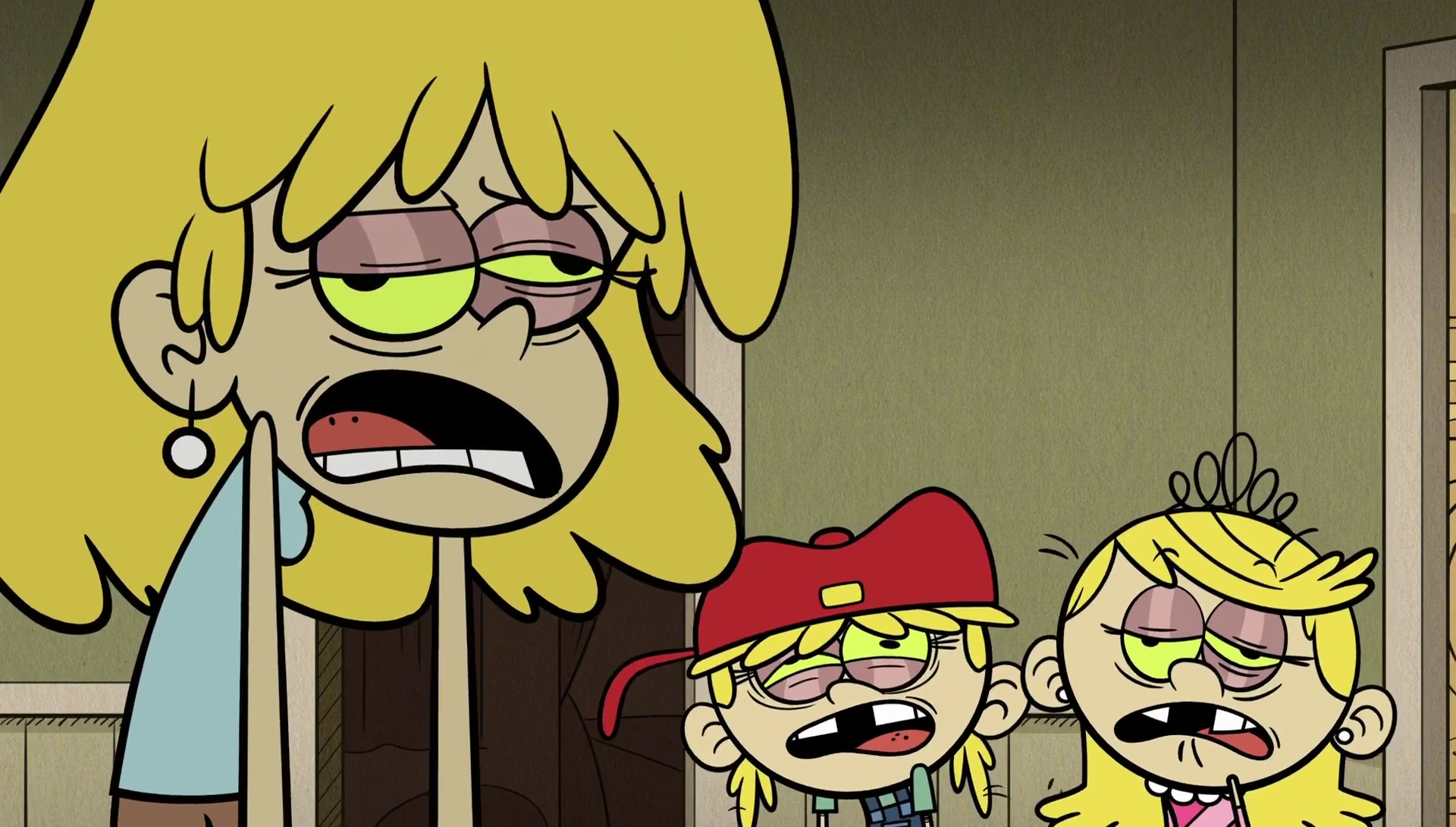 Image - S1E25B Sick Lori and twins approach Lincoln.png ...