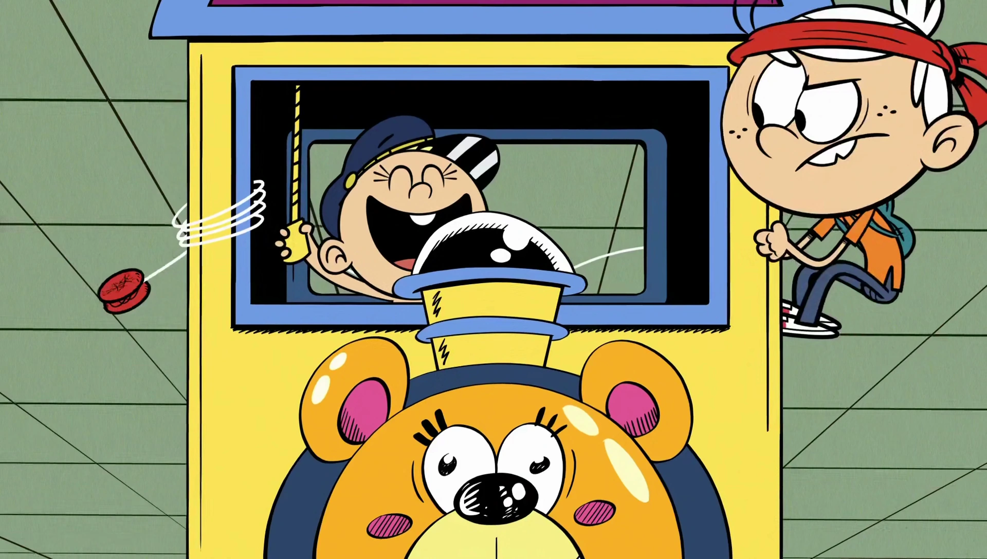 Image S2E22B Lincoln latches on to train.png The Loud House