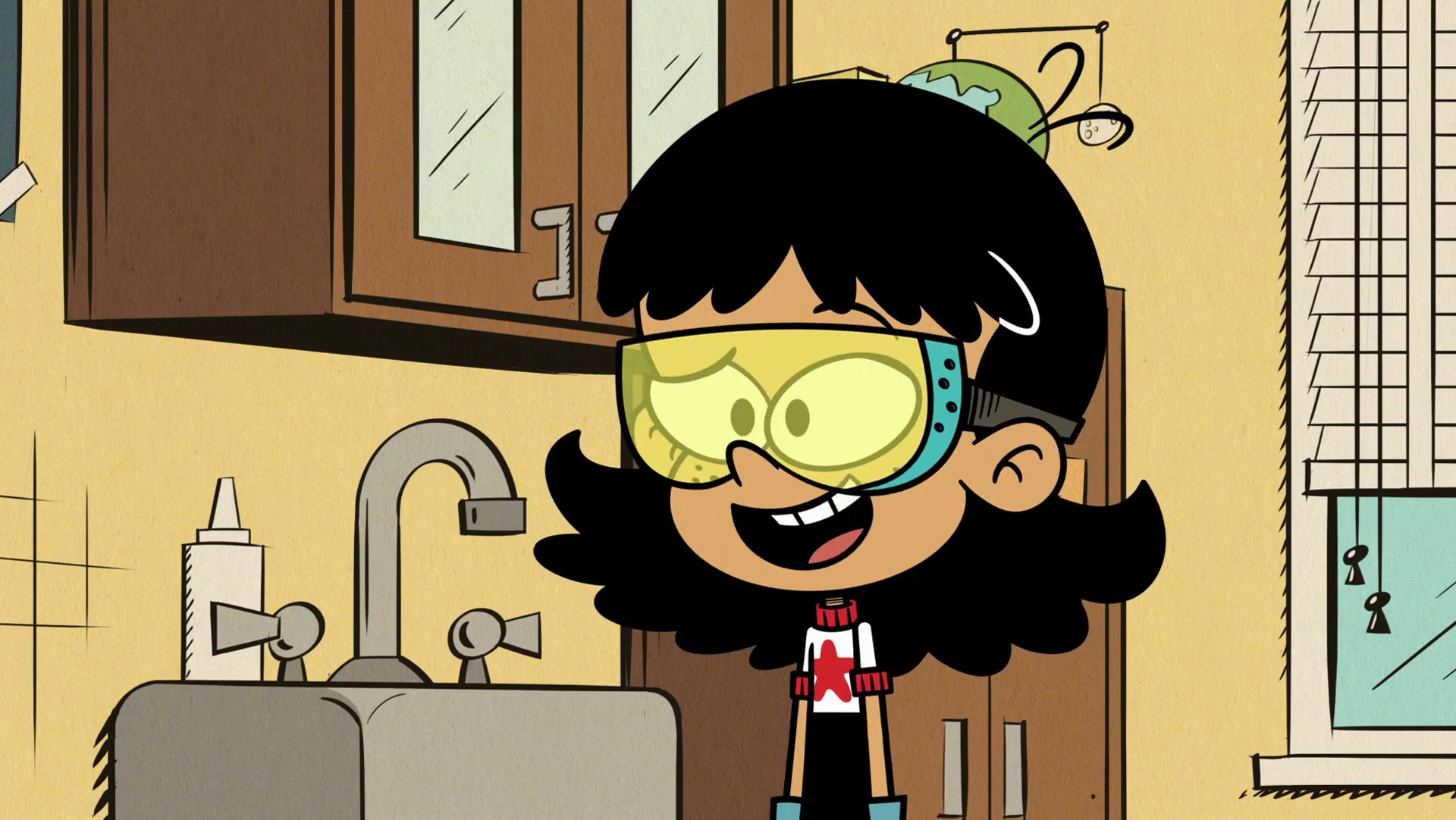 Image S3e15b Stella With Safety Gogglespng The Loud House Encyclopedia Fandom Powered By 3834