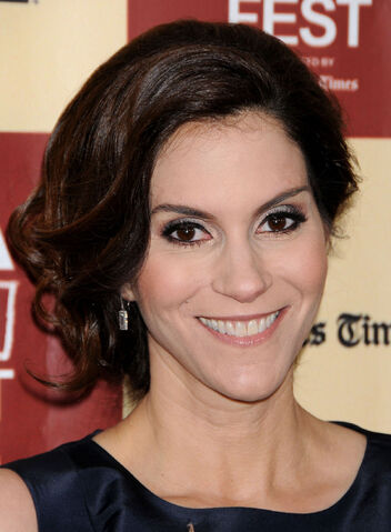 File:Jami Gertz.jpg