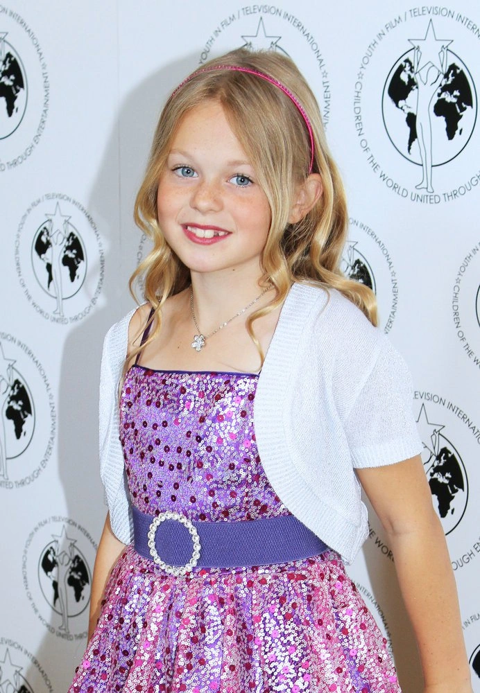 Image - Isabella cramp 1.png | The Neighbors Wiki | FANDOM powered by Wikia