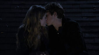 Alek And Chloe S Relationship The Nine Lives Of Chloe King Wiki Fandom