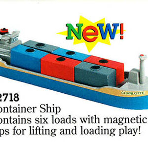 brio freight ship and crane