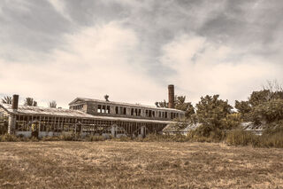 Building-broken-factory-old