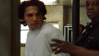 5x01 Lorenzo Lavedra-held
