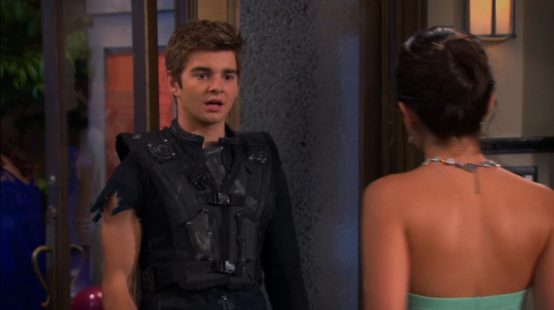 Image Max Vs Allison At Prom The Thundermans Wiki Fandom Powered By Wikia 1261