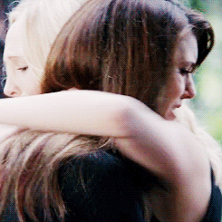 Elena e Caroline