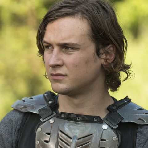 Logan Miller The Walking Dead Wiki Fandom Powered By Wikia