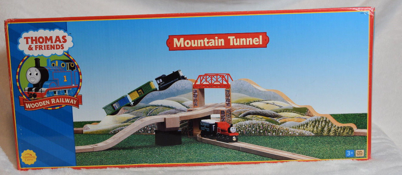 thomas wooden railway mountain tunnel set