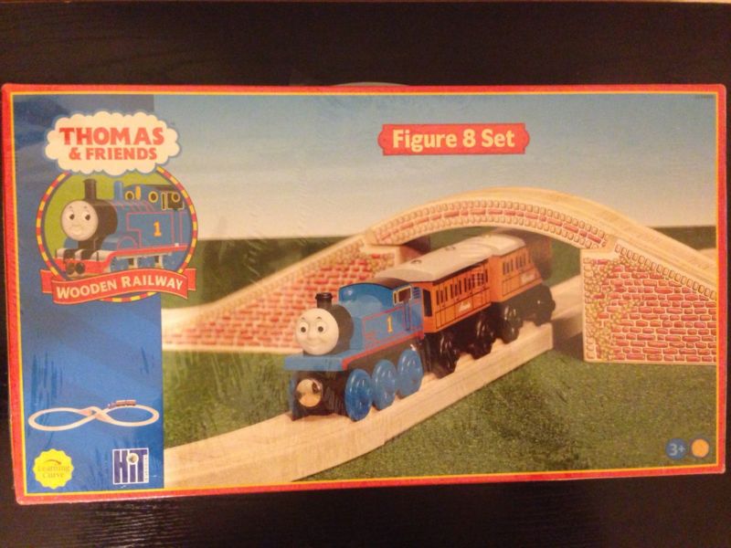 thomas wooden railway figure 8 set