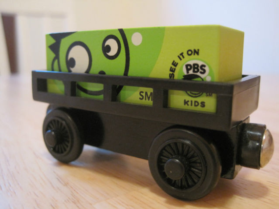 thomas and friends wooden railway cargo car