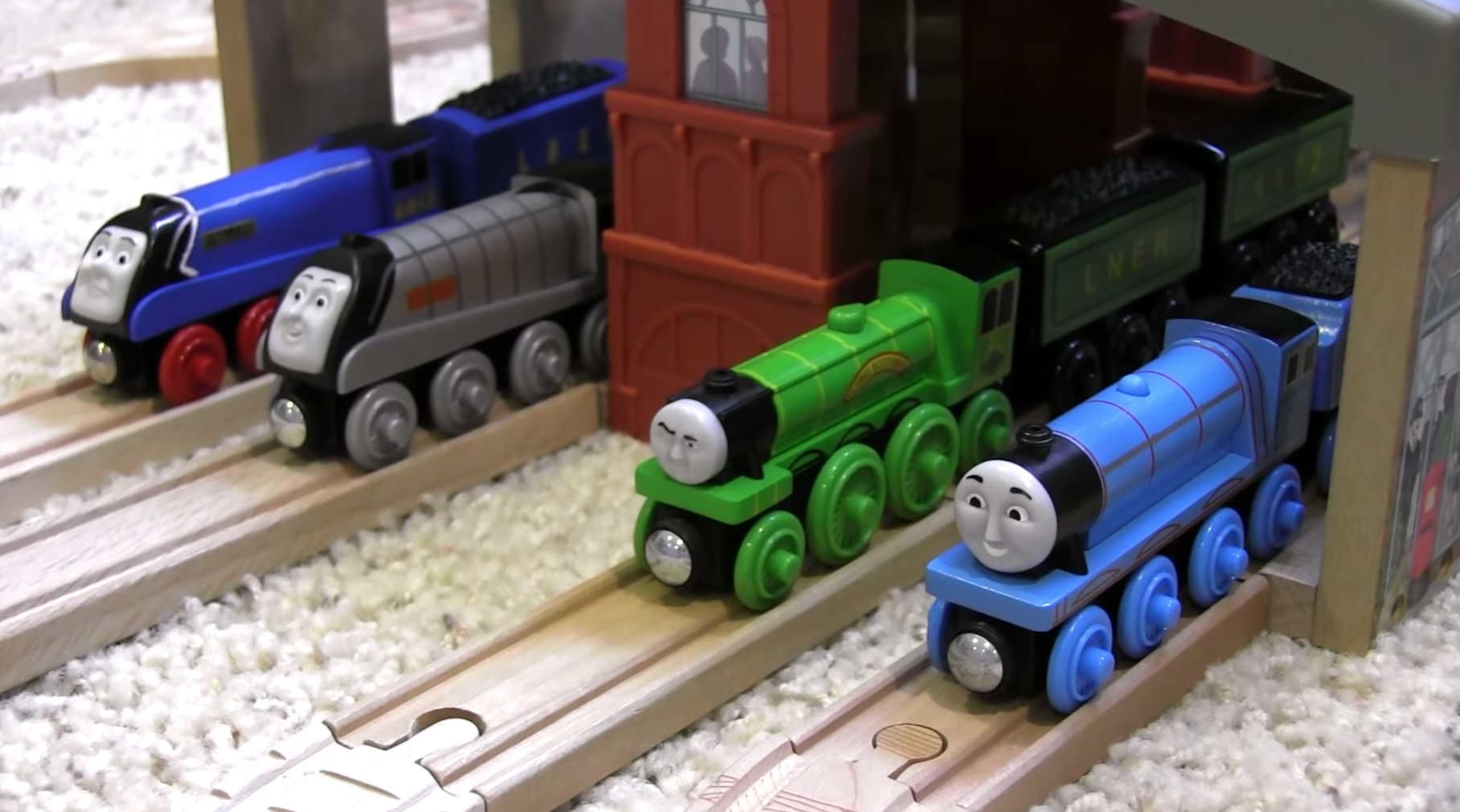 thomas and friends wooden railway engines