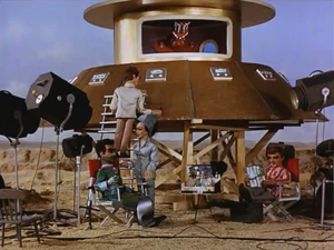 Flying-Saucer-Mockup
