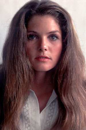 Next photo of Lois Chiles