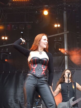 Simone Simons Hellfest