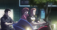 Fura, Aki y Ryu en Motocicleta