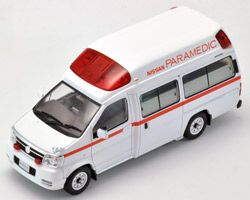 tomica nissan paramedic