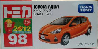 tomica toyota aqua