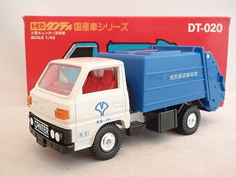 tomica mitsubishi canter