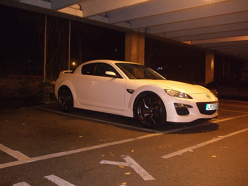 https://vignette.wikia.nocookie.net/topgear/images/f/f9/Mazda_rx8_2009_white.jpg/revision/latest?cb=20110422060701