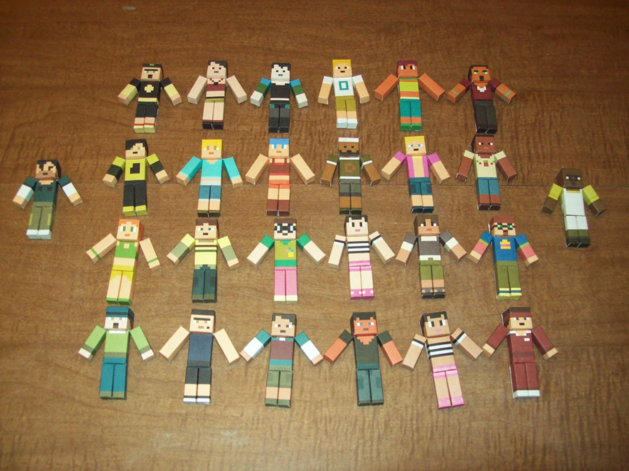 What is the title of this picture ? Image - Total Drama MC Papercrafts 1st Gen.JPG | Total Drama Wiki
