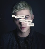 Alex Tote Mädchen Lügen Nicht