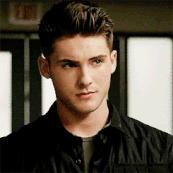 ChrisSaphire2.gif (913 KB) ChrisSaphire2
