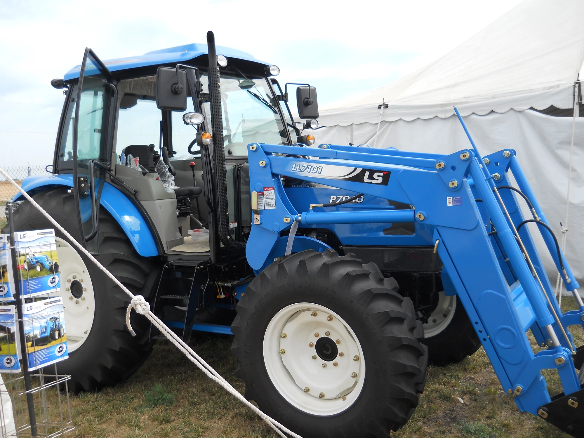 LS P7040 Tractor & Construction Plant Wiki FANDOM powered by Wikia