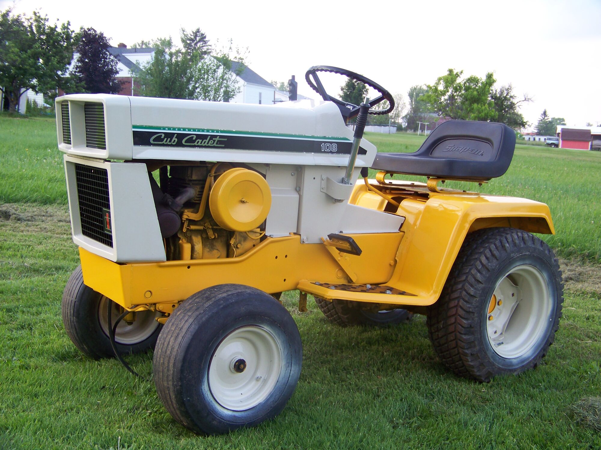 International Cub Cadet 108 | Tractor & Construction Plant Wiki