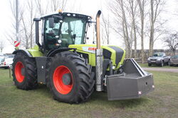 Claas Xerion 3800 trac at LAMMA 2011 - IMG 6064