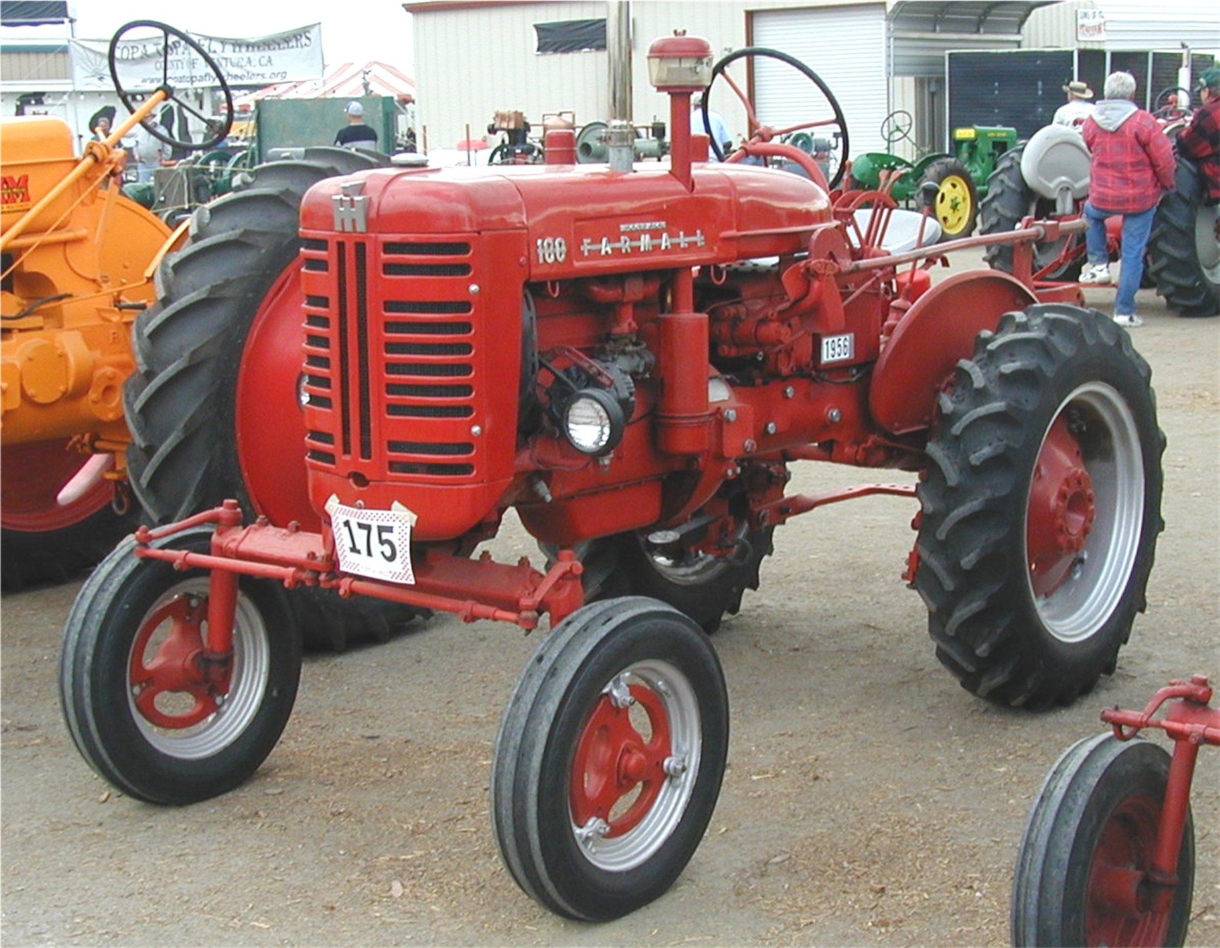Farmall 100 | Tractor & Construction Plant Wiki | Fandom