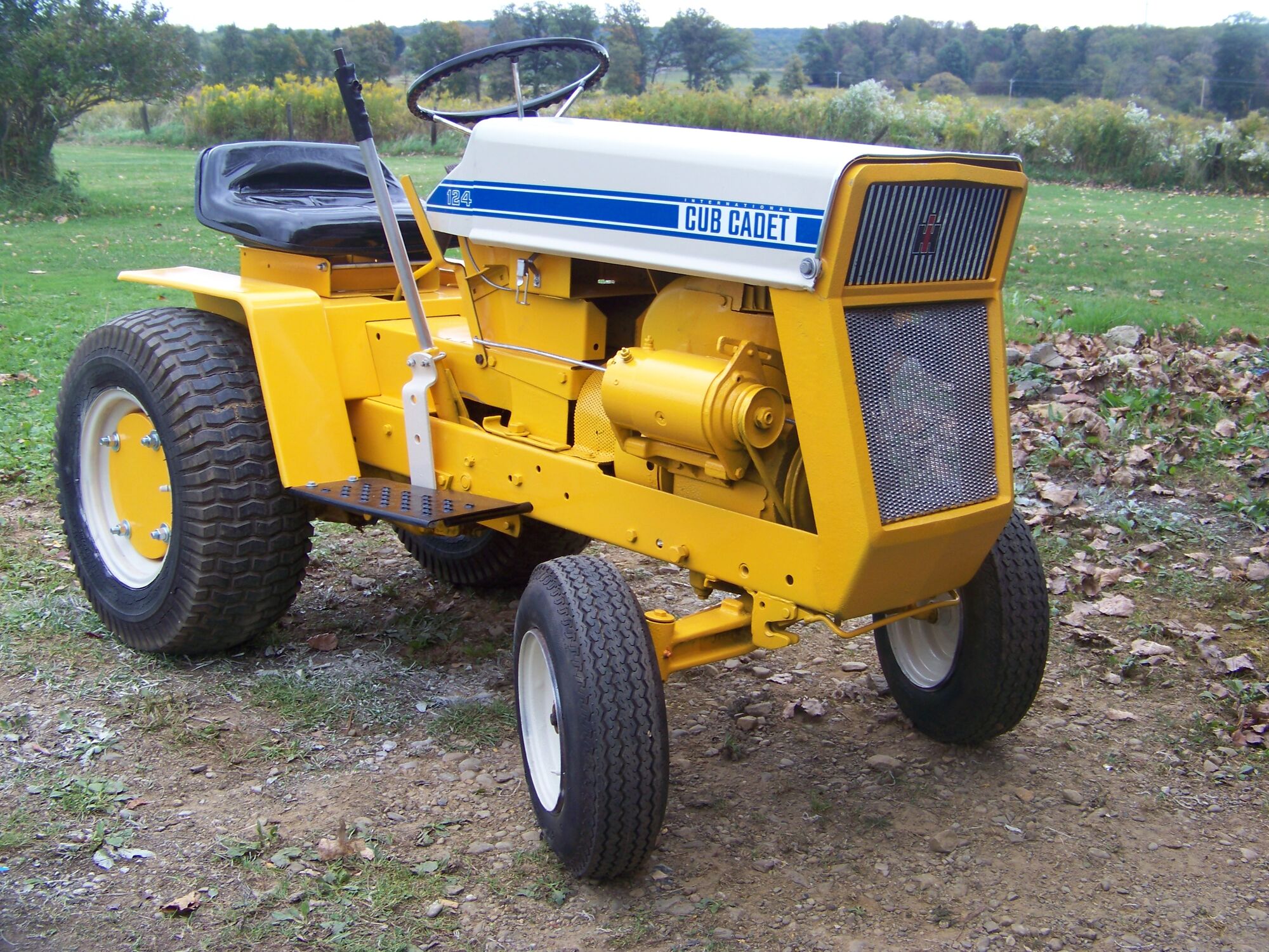 International Cub Cadet 124 Tractor & Construction Plant Wiki Fandom