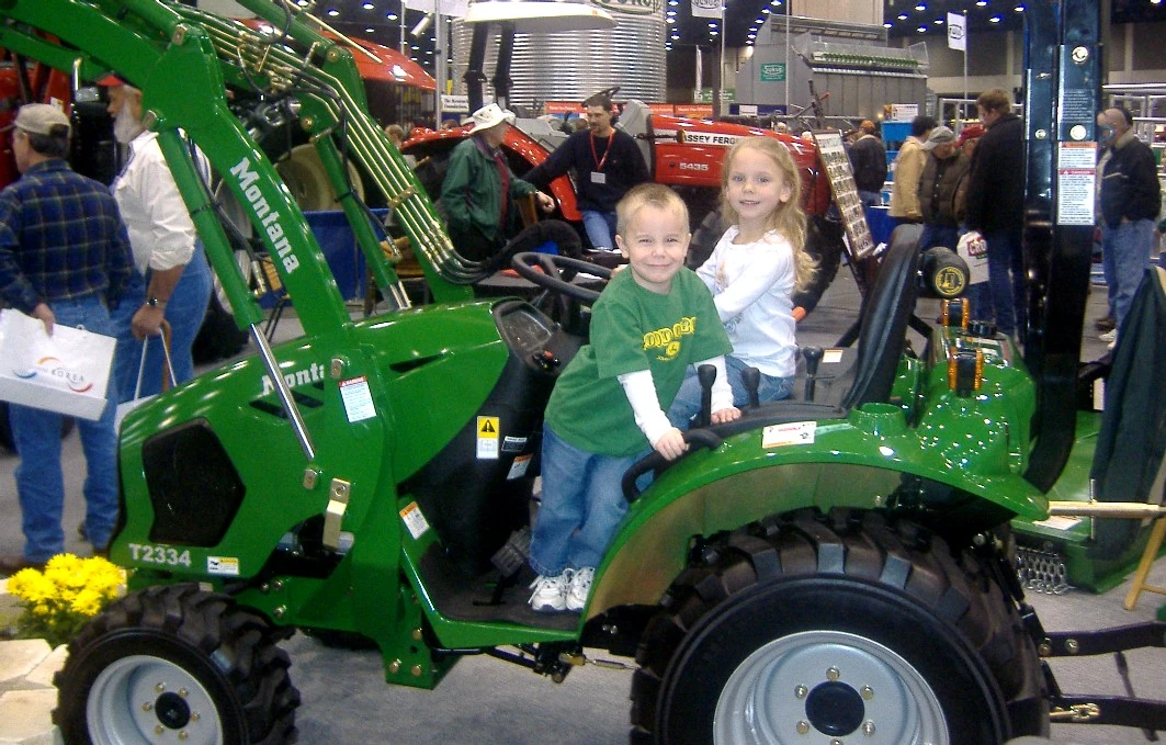 Montana T2334 Tractor & Construction Plant Wiki FANDOM powered by Wikia
