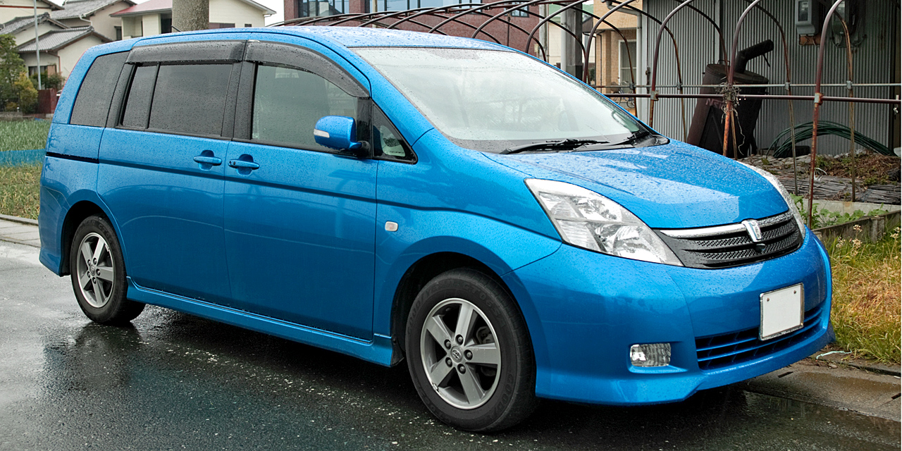 Isis toyota фары