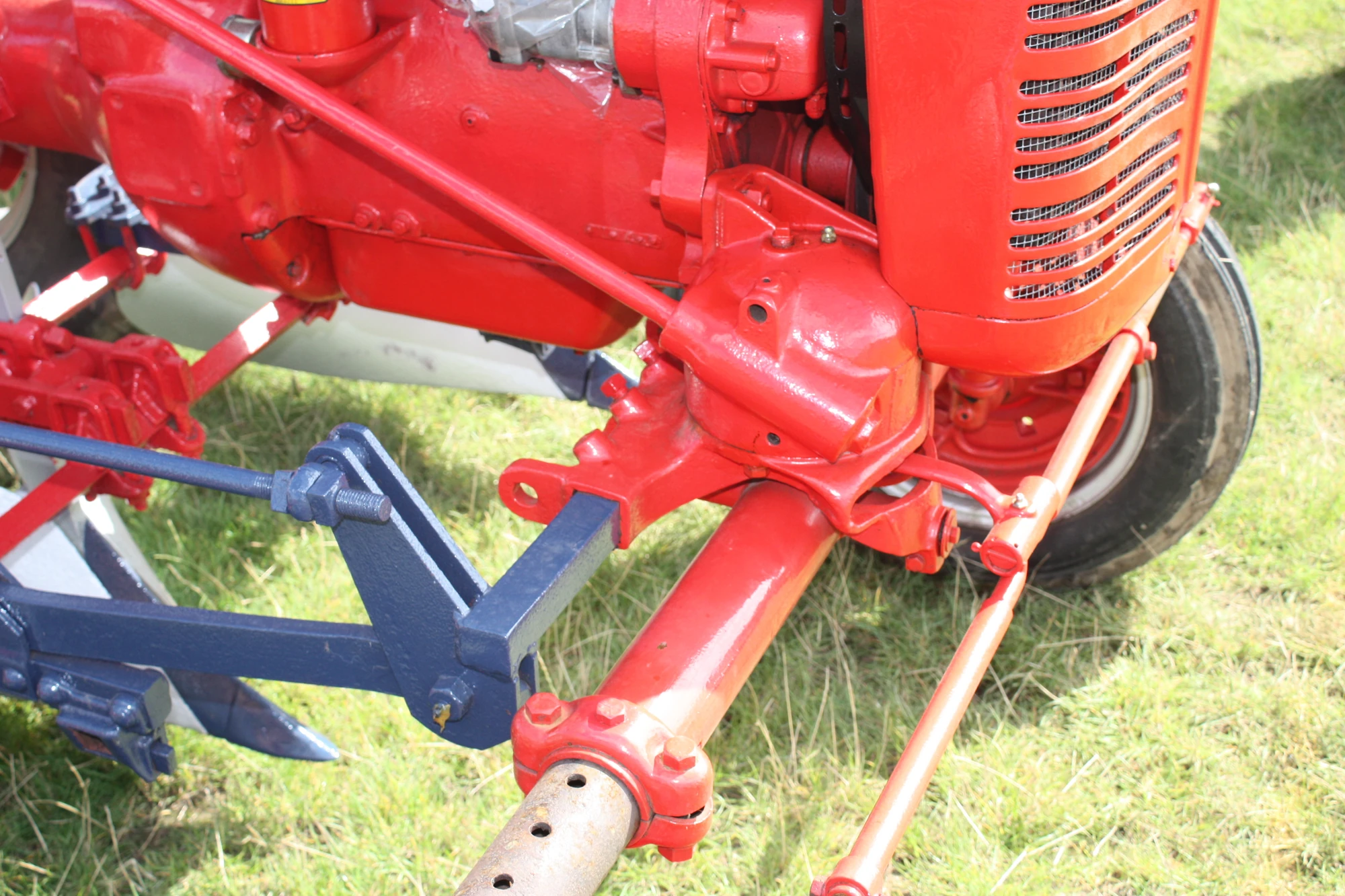 Image Farmall A sn FAA70474 steering box and cultivator mounting 427 XUC IMG 0107.jpg