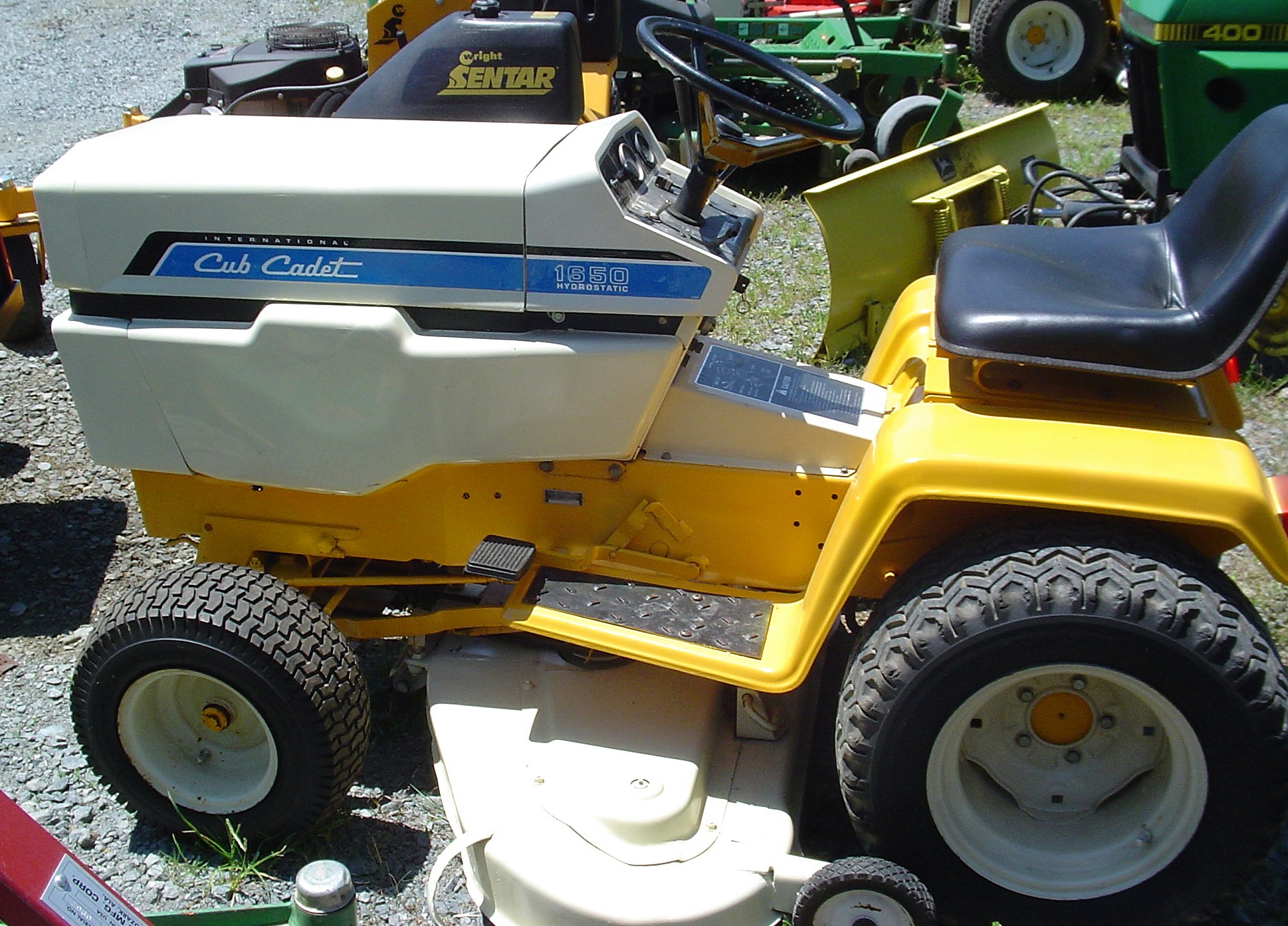 International Cub Cadet 1650 | Tractor & Construction Plant Wiki