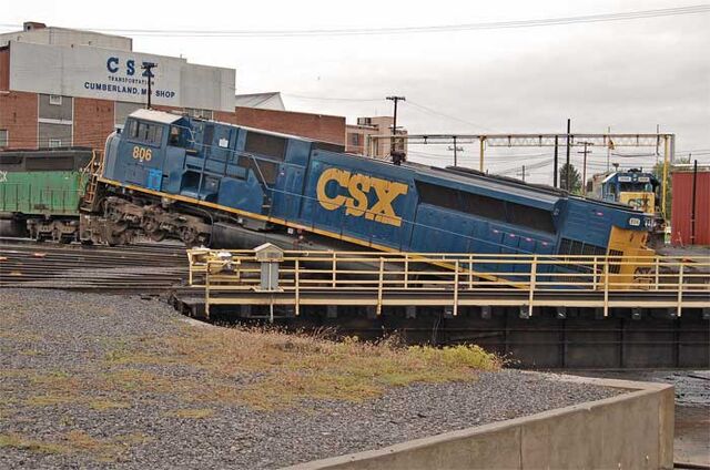 File:Wrecked CSX SD80MAC 2.jpg