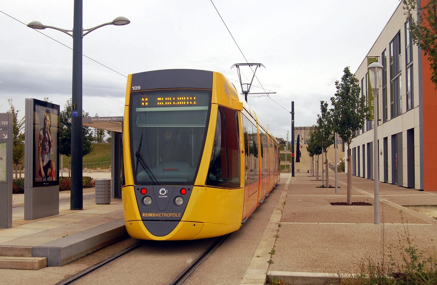 Image Gare Champagne TGV lijnB Citadis.jpg Tram Wiki FANDOM