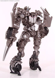 R robot-replicas-sideswipe-023