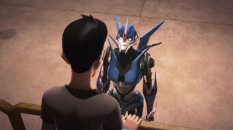 Arcee Tfp Relationships Teletraan I The Transformers Wiki Fandom